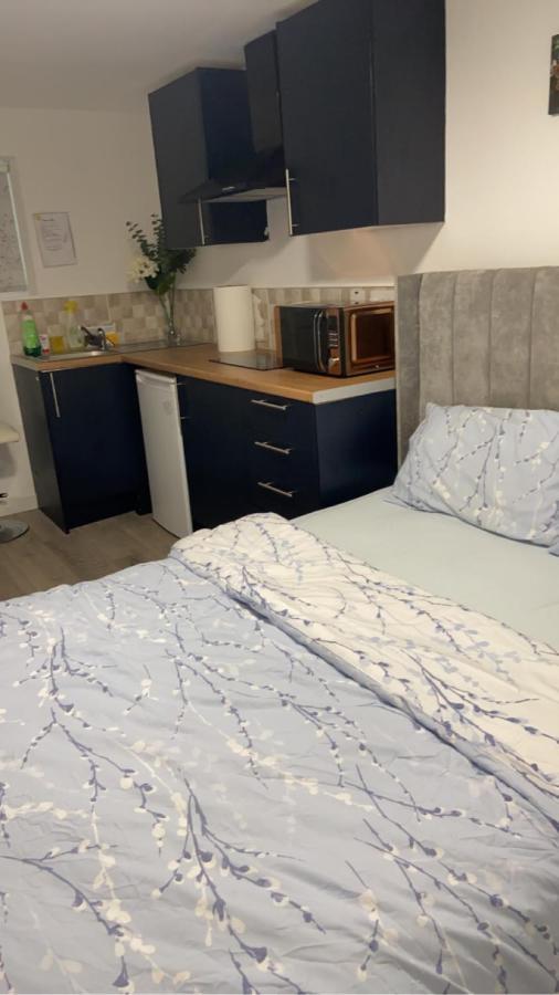 Brand New Studio Apartment With Beautiful Kitchen-Close To Liverpool City Centre Екстер'єр фото